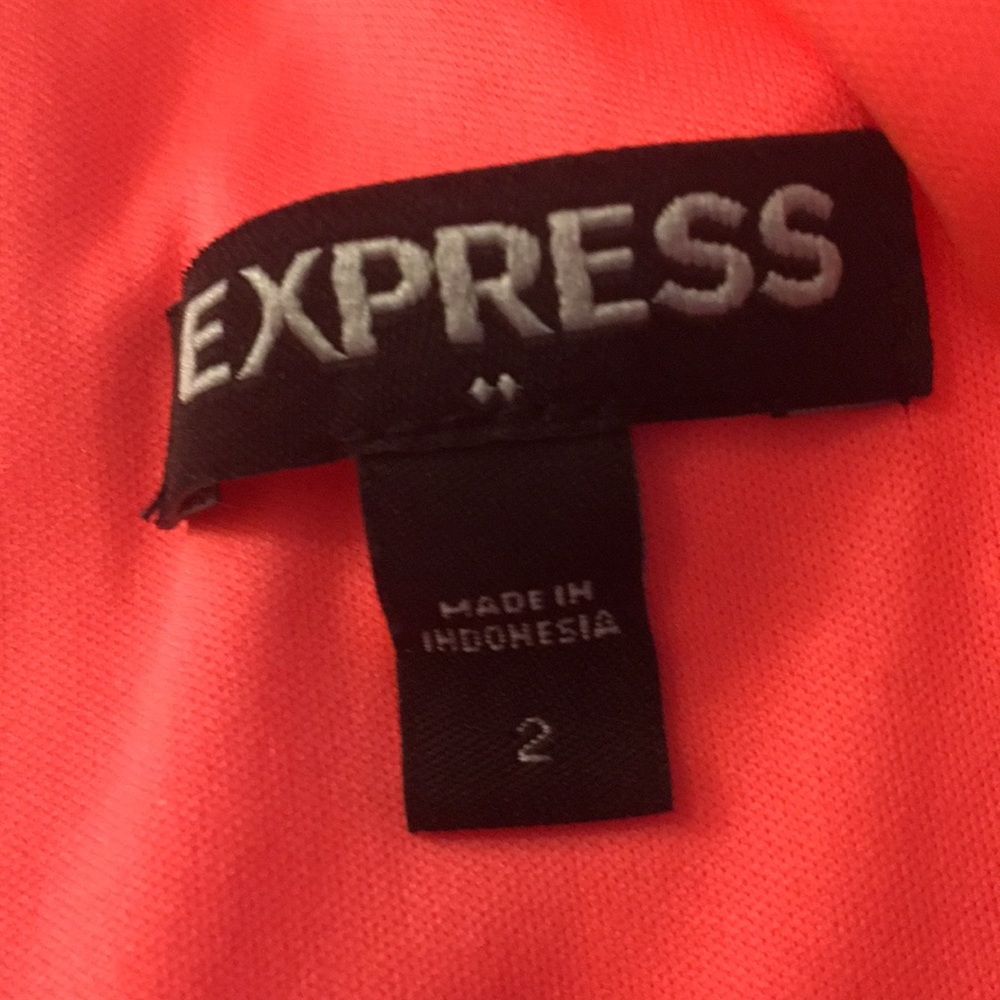 Express NWOT coral neon romper size 2 - Picture 3 of 4